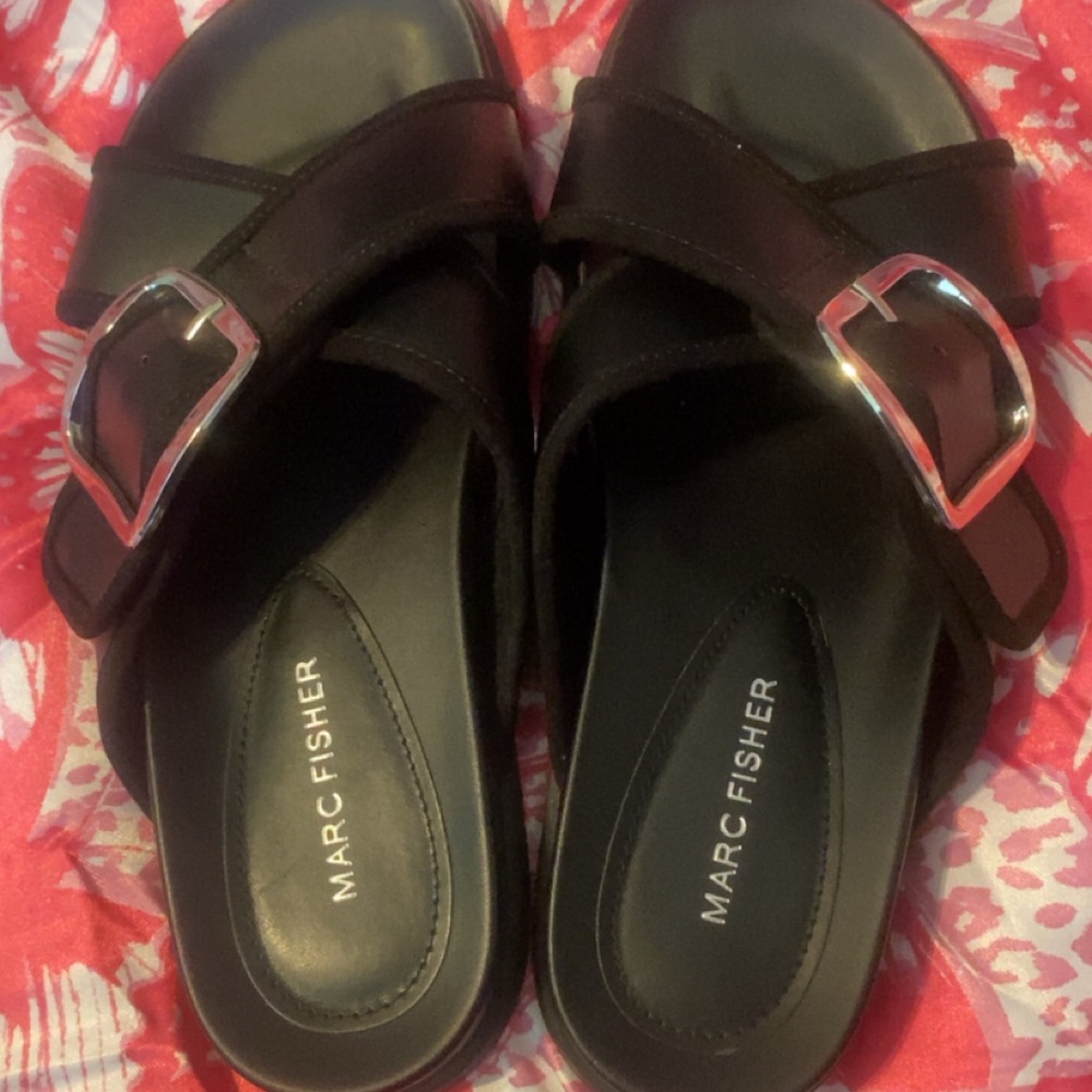 Marc Fisher, Kris Kross fashion slides women’s size 8 1/2